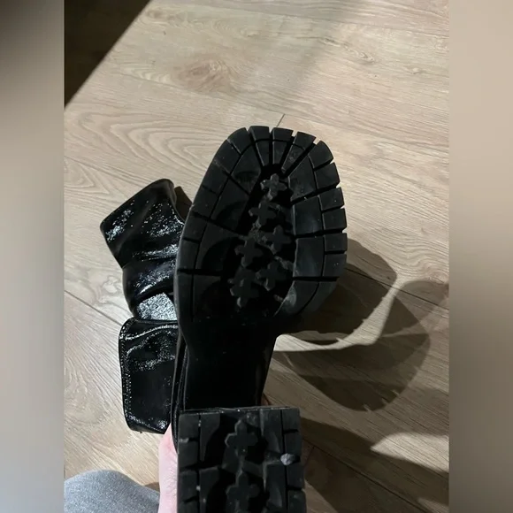 spring boots - Picture 3 of 3